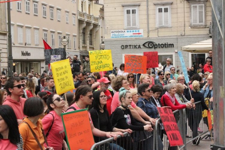 “Mladi i radikalnost – tko donosi društvene promjene?”