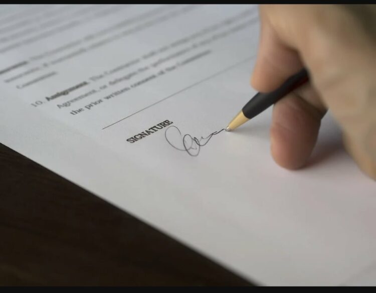 Izbjegnite nepotrebno čekanje u studentskom centru i ugovore nabavite online!