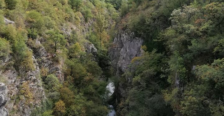 Planinarenje, roštilj i dobra zabava