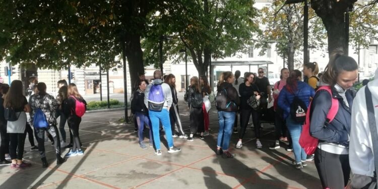 Planinarenje, roštilj i dobra zabava