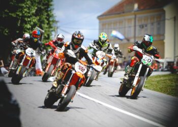 Život na dva kotača – kako biti student i osvajati moto staze