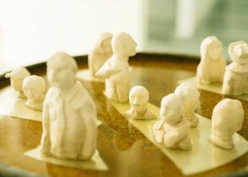 Otvaranje umjetničke izložbe na UNIRI panelima