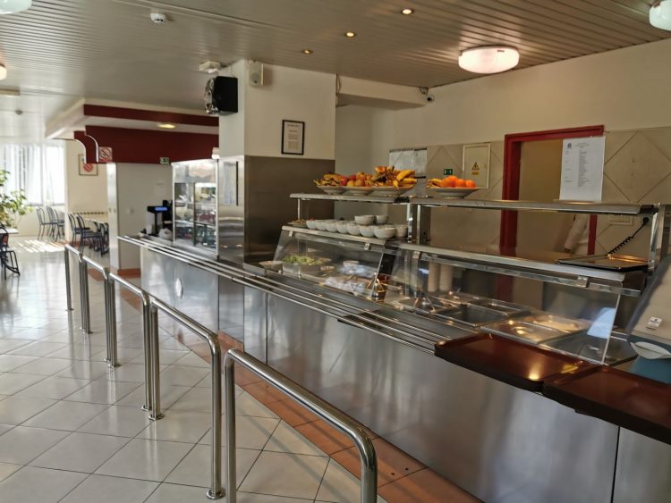 Trovanje u menzi: Uzrok i dalje nepoznat