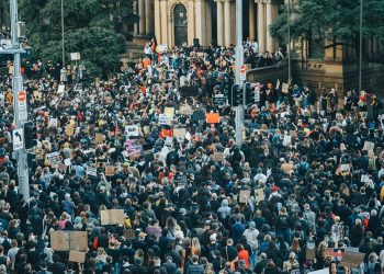 Generalni štrajk u Srbiji: Tko doista stoji uz narod?